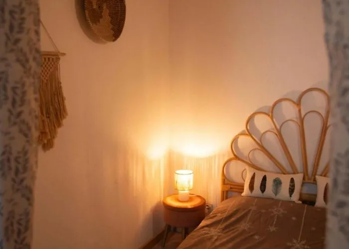 Joli Calme Vue Montagne Dans Le Centre *